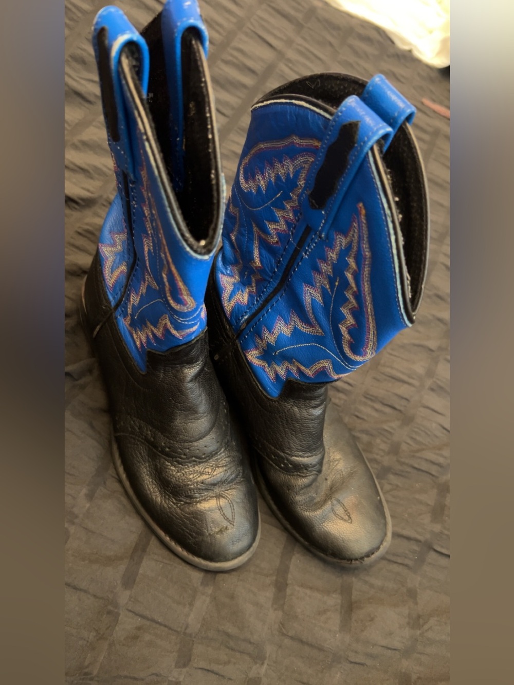 EUC Kids Cody James Old West Leather Cowboy Boots with Bright Blue Stitching